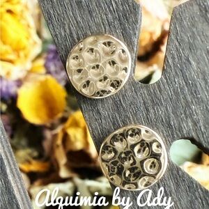 Dainty hammered gold round stud earrings